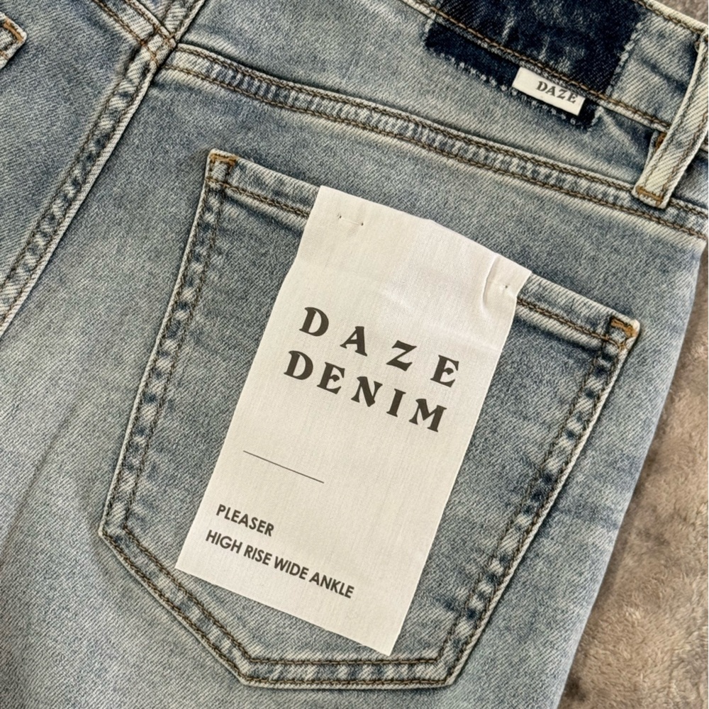 NWT Daze Denim Pleaser High Rise Wide Ankle - 30 - Picture 7 of 8